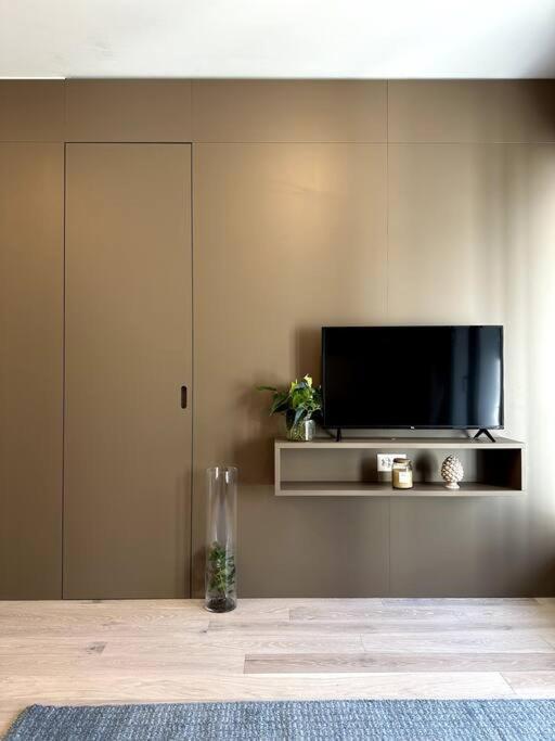 Live - Via A Riva Apartment