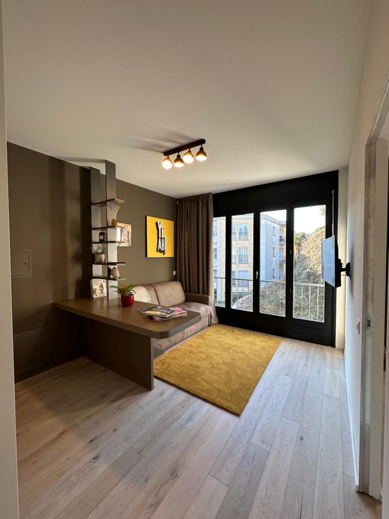 Live - Via A Riva Apartment